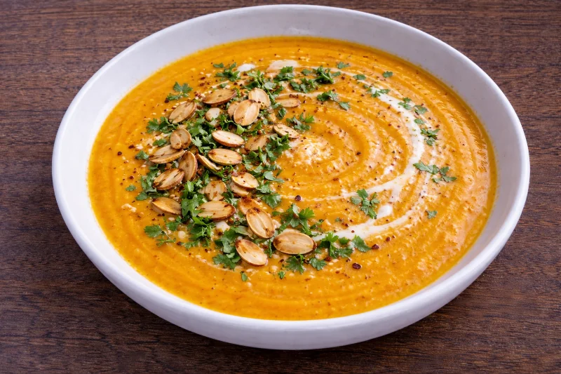 Velouté de Patate Douce et Coco au Curry, Amandes Grillées